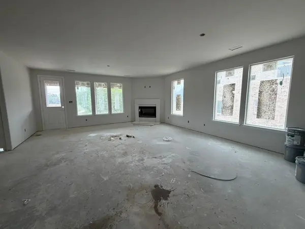 512 Park Side Drive, Weatherford, TX 76087