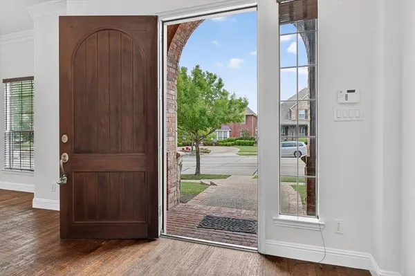 2416 Lady Of The Lake Boulevard, Lewisville, TX 75056