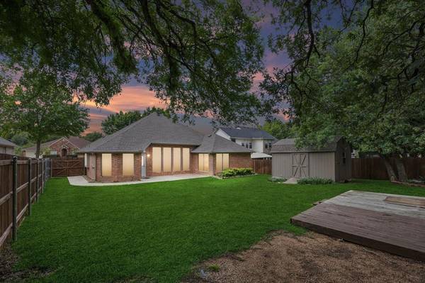8637 Madison Drive, North Richland Hills, TX 76182