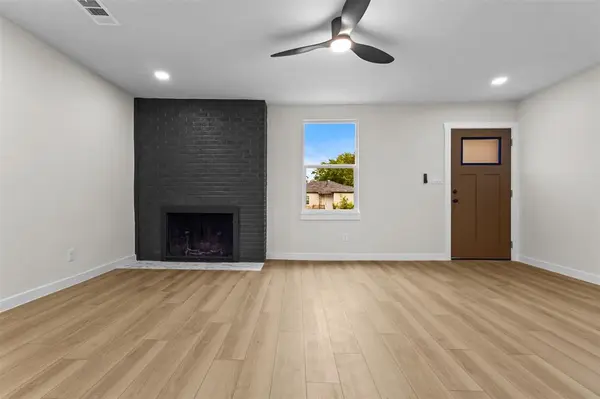 3216 Sharon Street, Dallas, TX 75211