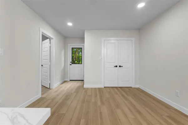 3216 Sharon Street, Dallas, TX 75211