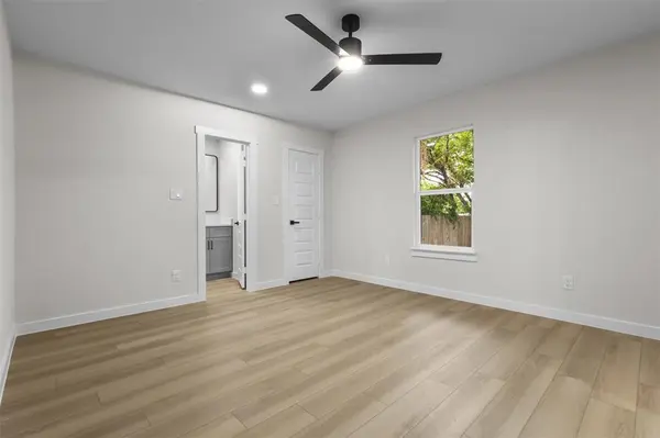 3216 Sharon Street, Dallas, TX 75211