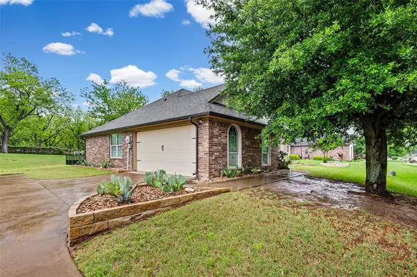 9417 Ravenswood Road, Granbury, TX 76049