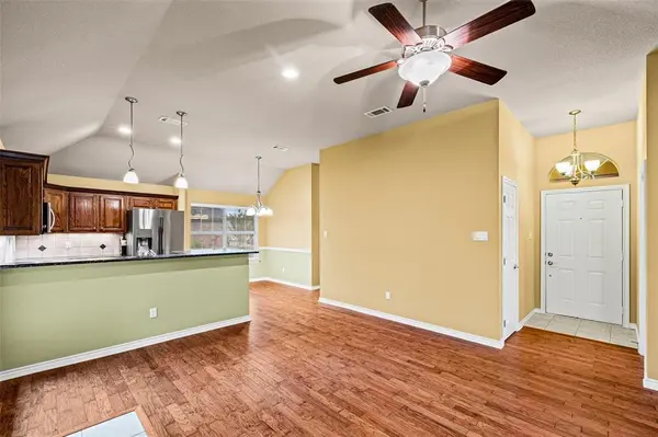 9417 Ravenswood Road, Granbury, TX 76049