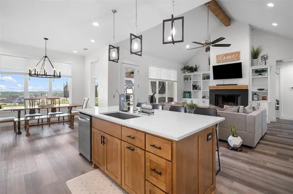 1040 Agnes N, Springtown, TX 76082