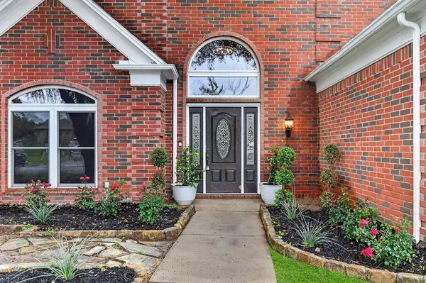 7024 Lyndale Drive, Watauga, TX 76148