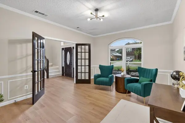 7024 Lyndale Drive, Watauga, TX 76148