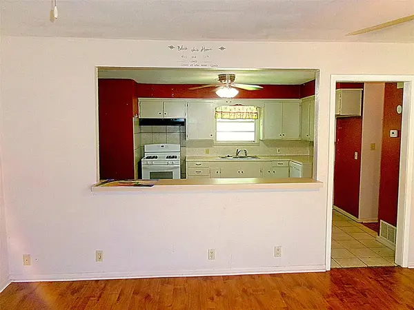 200 W Spencer Street, Bangs, TX 76823