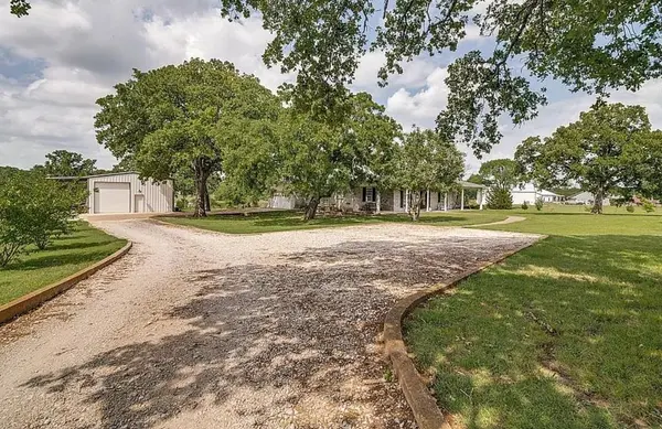 2795 County Road 1030, Chatfield, TX 75105