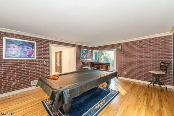 29 Radcliffe Dr, Roxbury Twp., NJ 07876