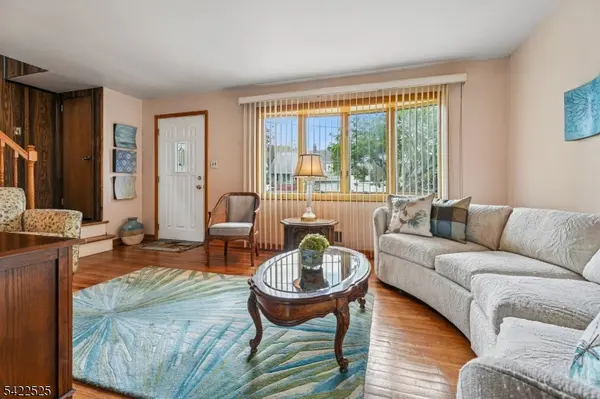 12 Holly St, Clifton City, NJ 07013