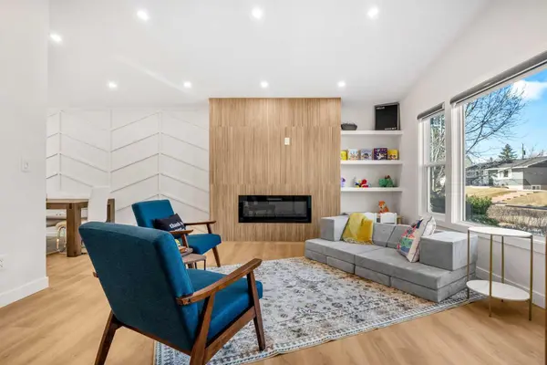 10224 8 ST SW, Calgary, AB T2W 0H1