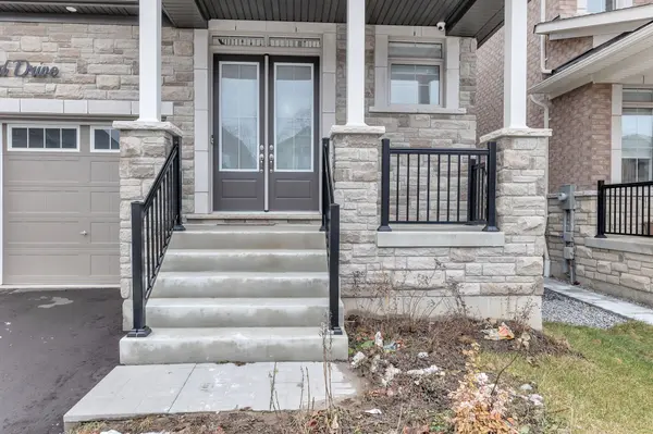 144 Auckland DR, Whitby, ON L1P 0J2