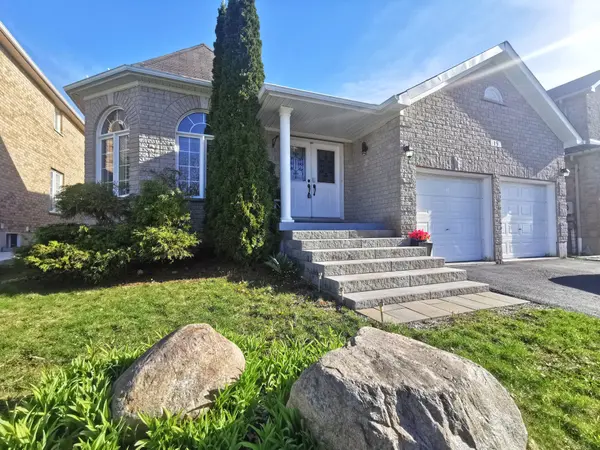 19 Falcon CRES, Barrie, ON L4N 0Y9