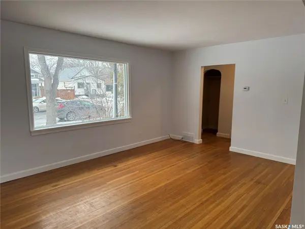 1318 B AVENUE N, Saskatoon, SK S7L 1G5