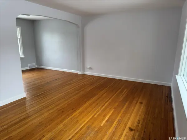 1318 B AVENUE N, Saskatoon, SK S7L 1G5