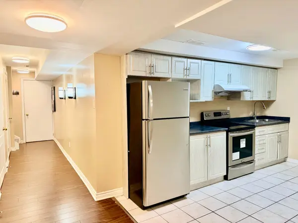 22 Gamson CRES #Bsmt, Brampton, ON L6R 0V8