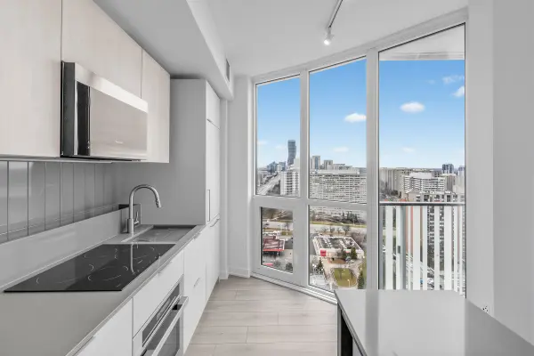 1 Fairview RD E #2004, Mississauga, ON L5A 4C6