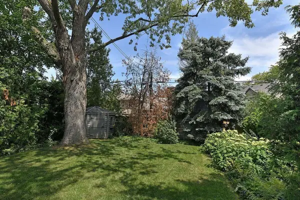 83 Eagle RD, Toronto W07, ON M8Z 4J3