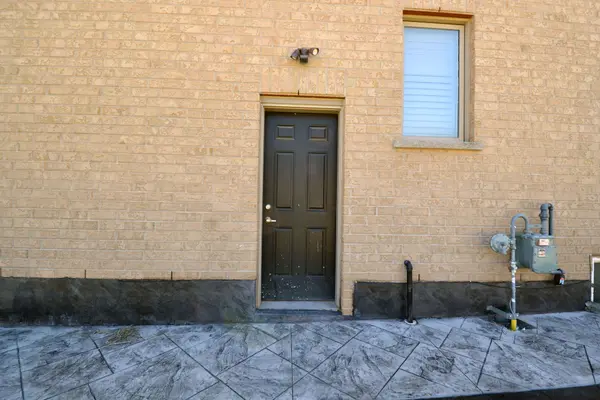 92 Nashville CIR, Hamilton, ON L8G 5H2