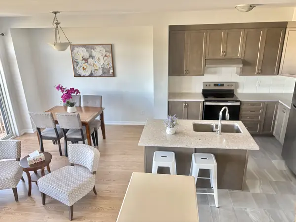 111 TEELIN CIR, Barrhaven, ON K2C 3H2