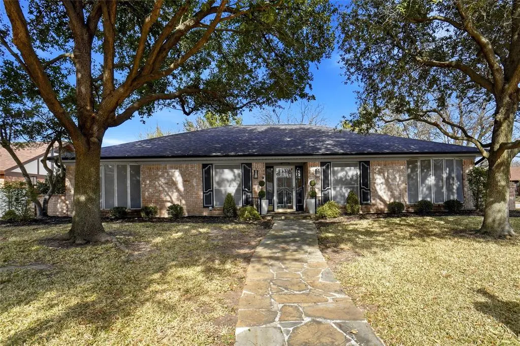 200 Hillview Drive, Hurst, TX 76054