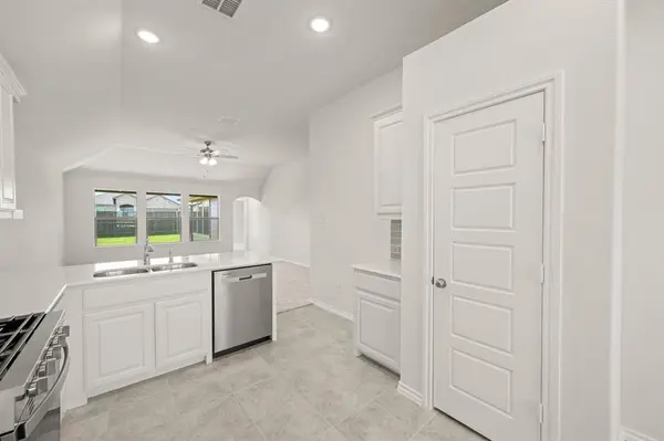 914 Madeline Lane, Cleburne, TX 76033