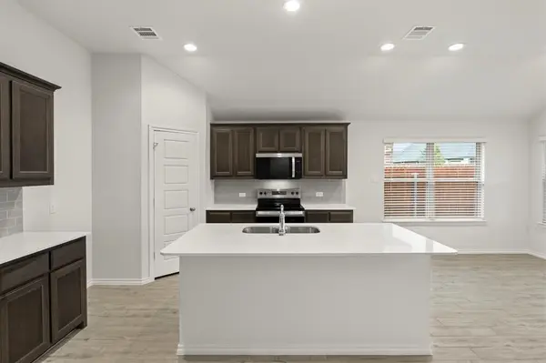 3253 Mercer Drive, Royse City, TX 75189