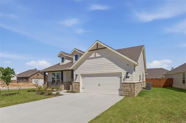 1221 Sabine River Lane, Springtown, TX 76082