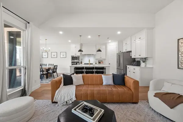 1527 Wild Indigo Drive, Mansfield, TX 76063