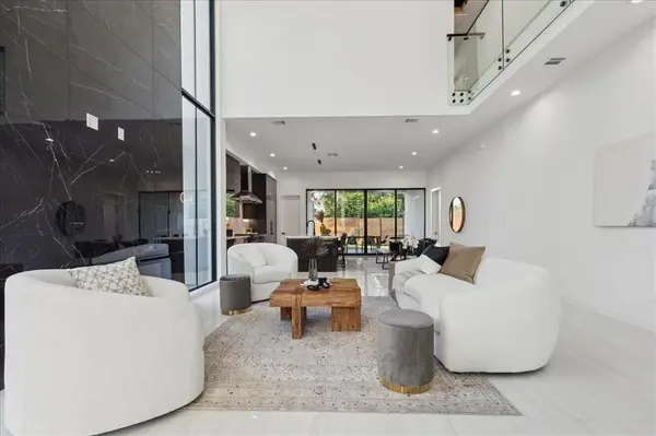 3828 Eaton Drive, Dallas, TX 75220