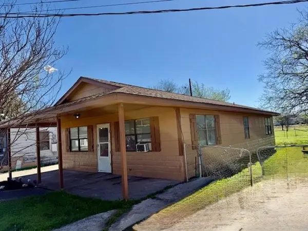 1605 E 10th Avenue, Corsicana, TX 75110