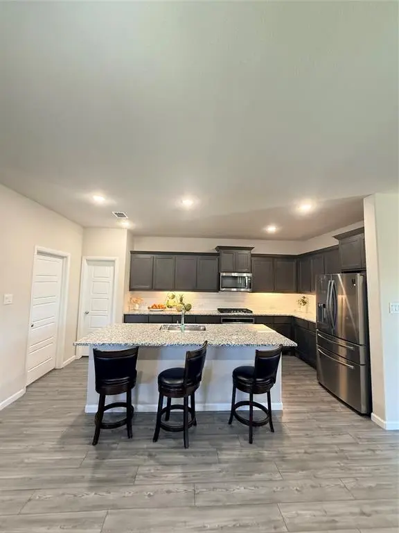 6718 Goldenrain Drive, Venus, TX 76084