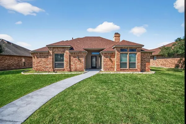 2229 Country Valley Road, Garland, TX 75041