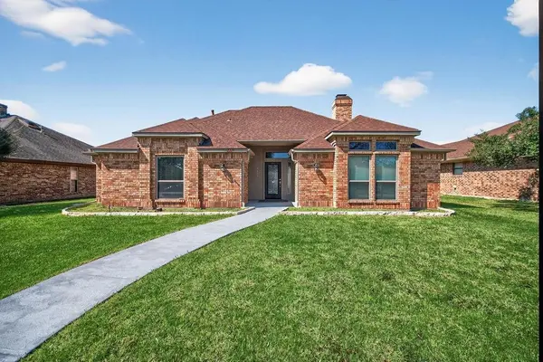 2229 Country Valley Road, Garland, TX 75041