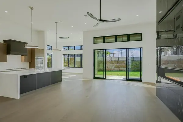 105 Via Roma Court, Horseshoe Bay, TX 78657