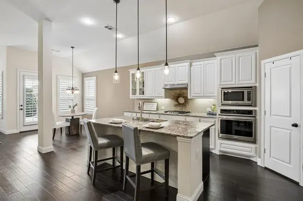 9708 Rexford Drive, Fort Worth, TX 76131