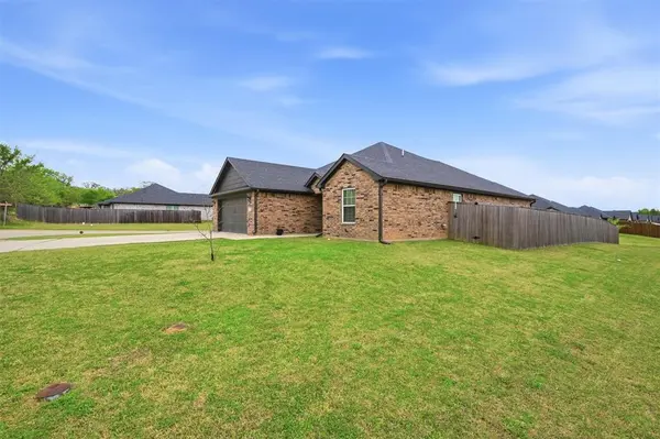 122 North Meadows, Pottsboro, TX 75076