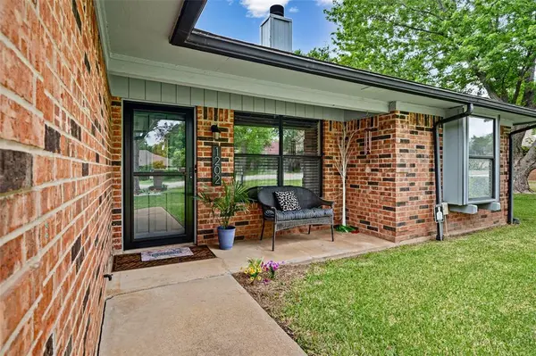 1202 Spanish Flower Drive, Granbury, TX 76048