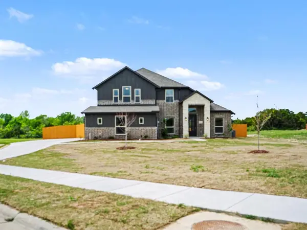 979 Beaverbrook Lane, Desoto, TX 75115
