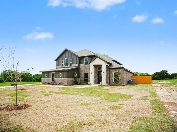 979 Beaverbrook Lane, Desoto, TX 75115