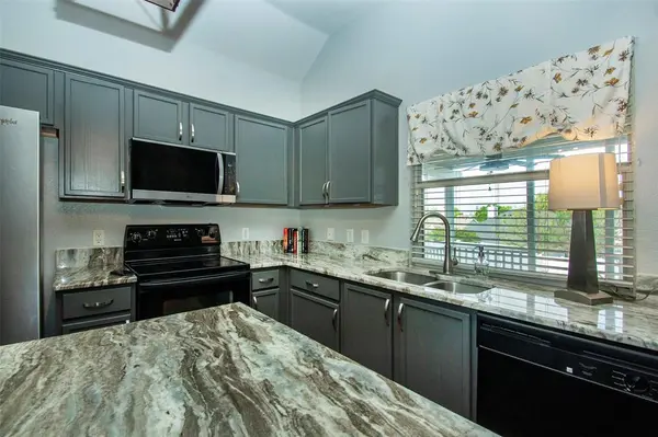 510 Creekside Drive, Anna, TX 75409