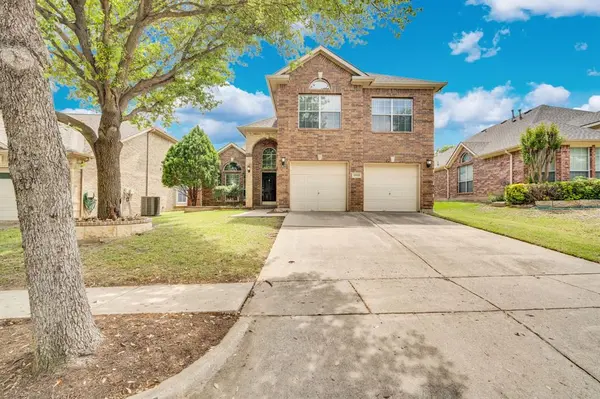 4940 Paddock Drive, Fort Worth, TX 76244