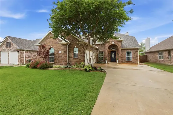 9516 Lakeway Drive, Denton, TX 76226