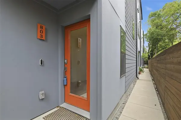 427 W 10th Street #803, Dallas, TX 75208