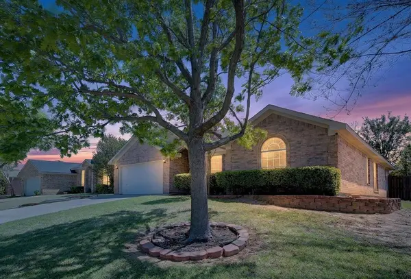 628 Dover Heights Trail, Mansfield, TX 76063