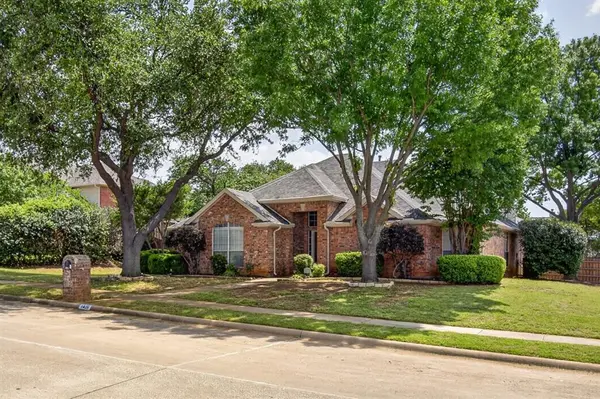 1426 Flamingo Drive, Lewisville, TX 75077