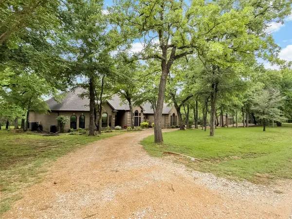 600 Diamond Point Drive, Oak Point, TX 75068