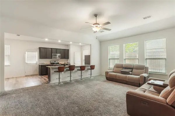 186 Aster Drive, Sanger, TX 76266