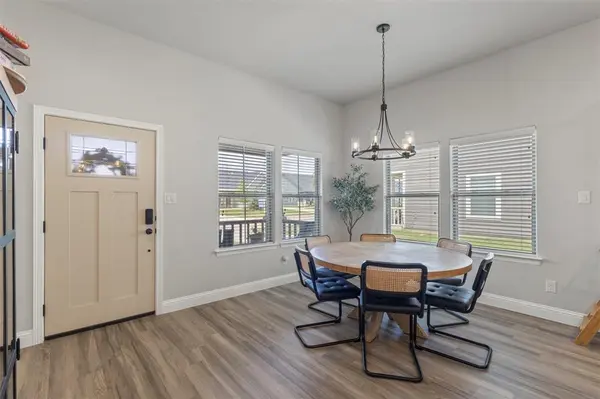 616 Charlotte Lane, Burleson, TX 76028